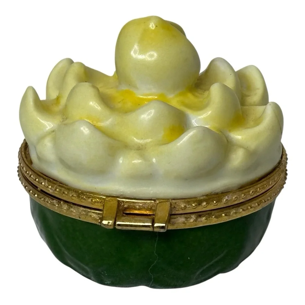 Vintage 90's Lotus Flower Hinged Porcelain Trinket Box Figurine 2.5
